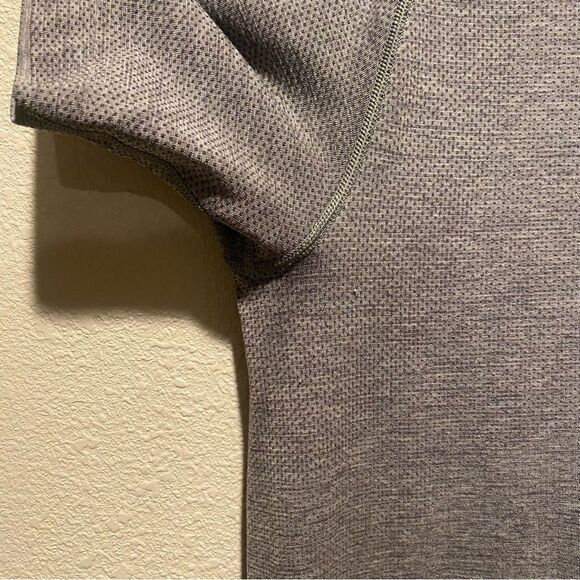 Lululemon Shirt Tech Movement Is‎ Medicine Activewear Gray Large Workout Running - Picture 5 of 12